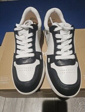 Men's Low-Top Sneakers in White and Black - Classic Casual Style